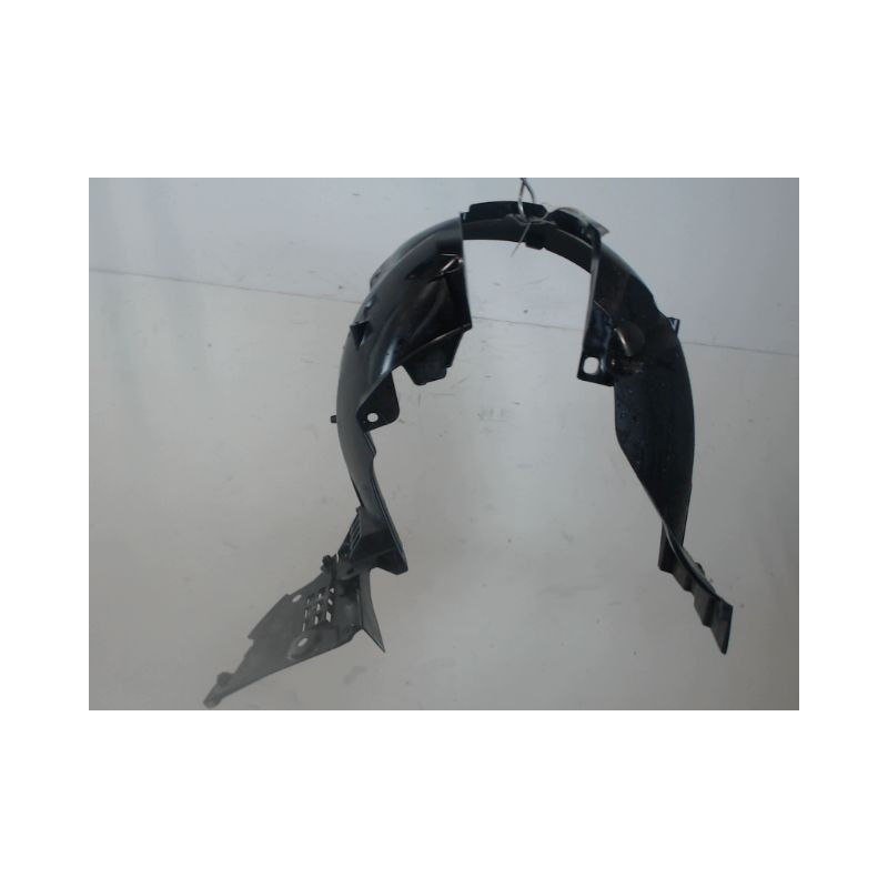 PARE-BOUE AVANT DROIT DACIA SANDERO