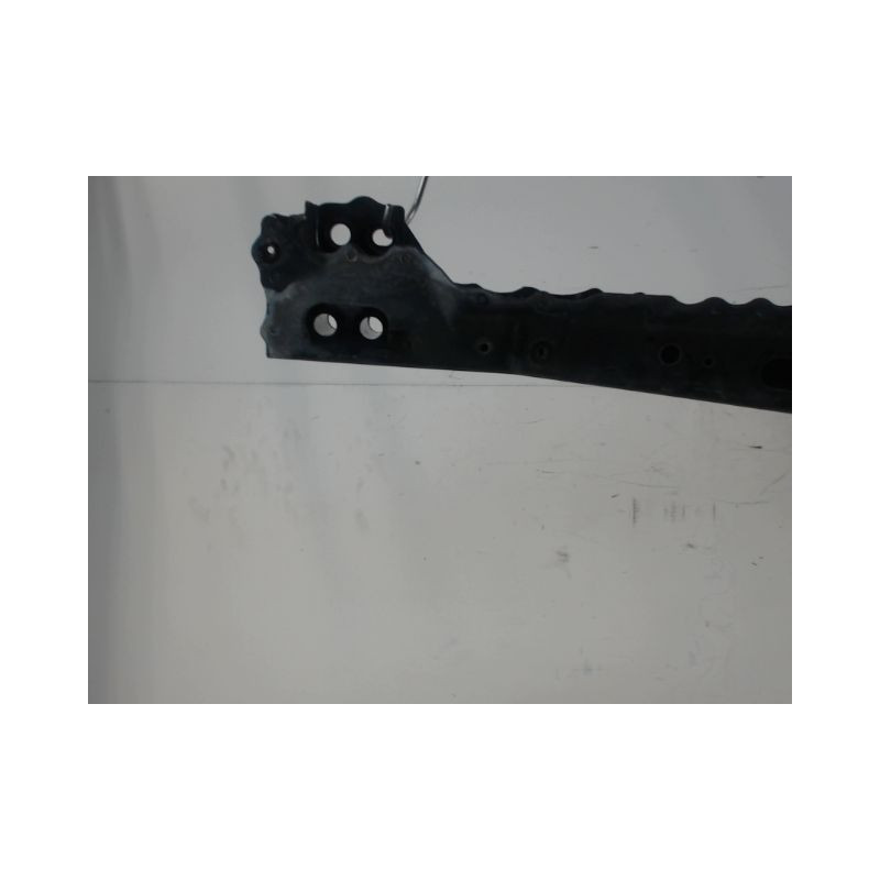 TRAVERSE INFERIEURE ARMATURE AVANT TOYOTA VERSO