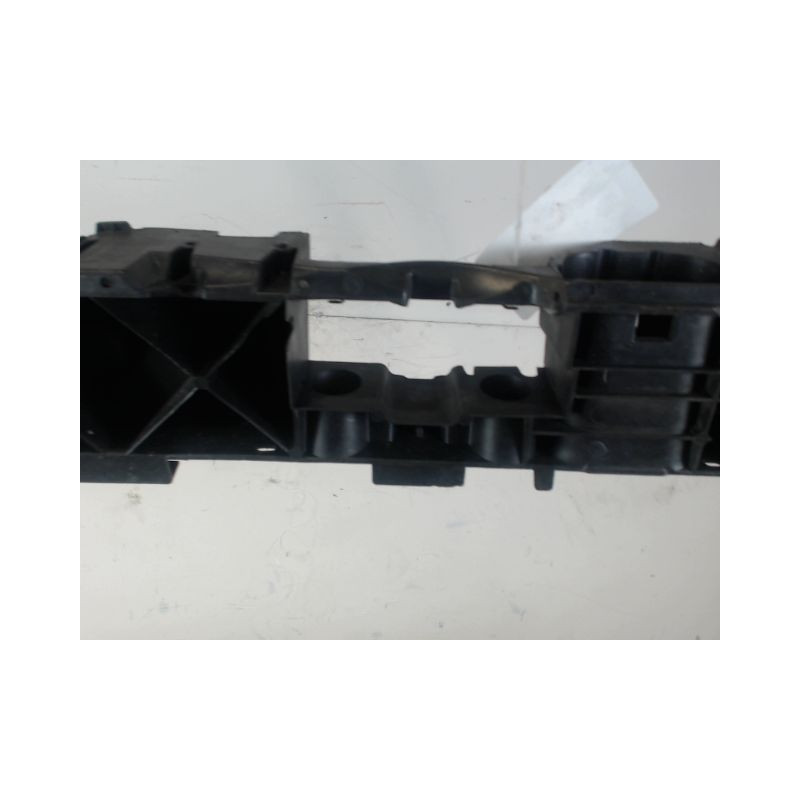 TRAVERSE SUPERIEURE ARMATURE AVANT RENAULT CAPTUR