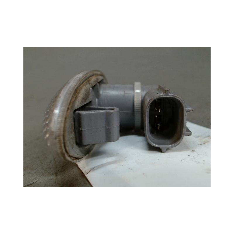 REPETITEUR AILE DROIT TOYOTA VERSO