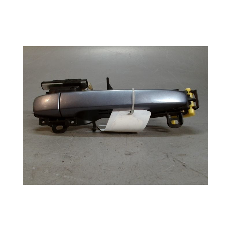 POIGNEE EXTERIEURE PORTE AVANT DROIT TOYOTA VERSO