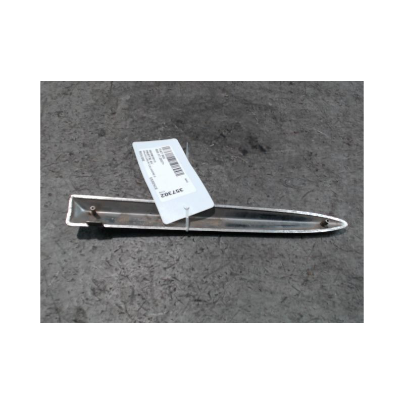 ENJOLIVEUR CALANDRE GAUCHE FIAT 500 2007-