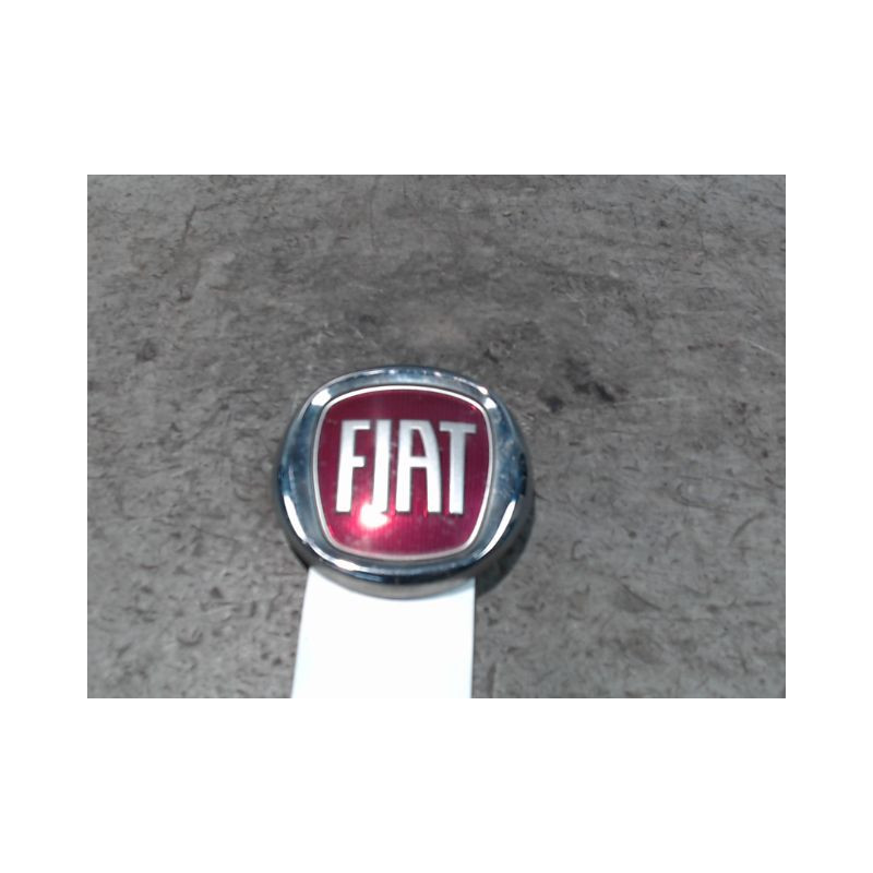 SIGLE CALANDRE FIAT 500 2007-
