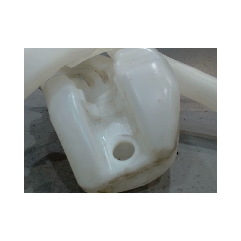RESERVOIR LAVE-GLACE AVANT CITROEN C3
