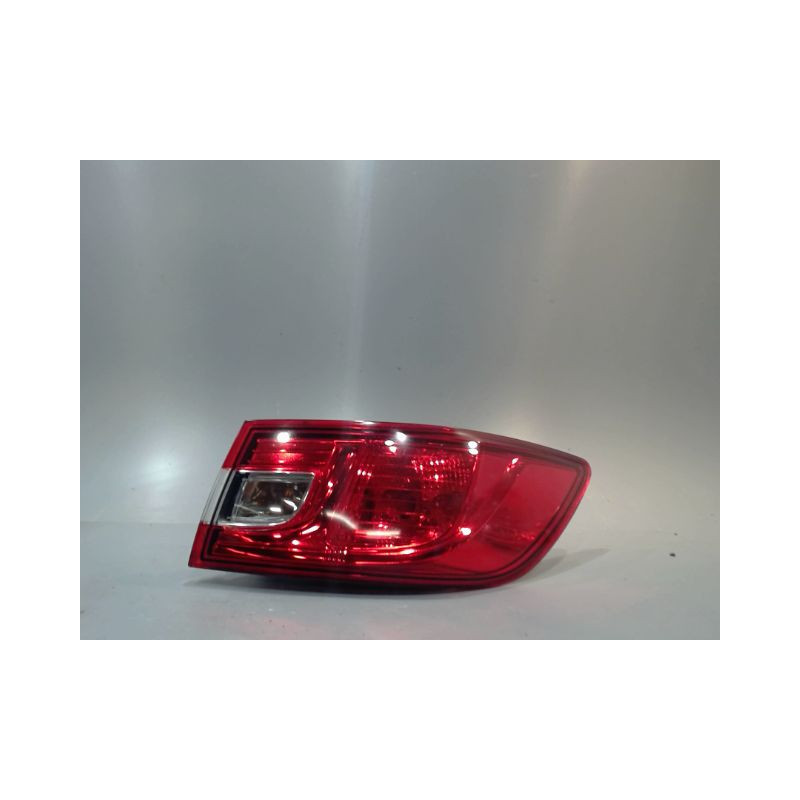 FEU ARRIERE DROIT RENAULT CLIO