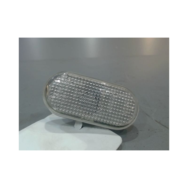 REPETITEUR AILE DROIT RENAULT CLIO