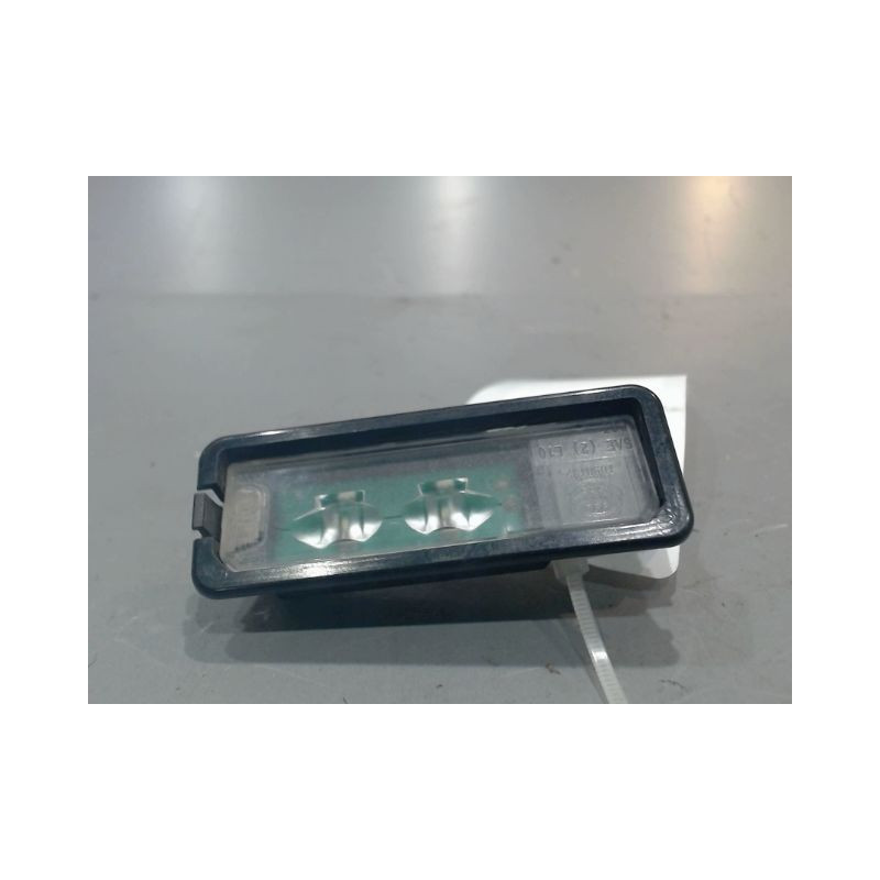 ECLAIREUR PLAQUE DE POLICE DROIT VOLKSWAGEN POLO