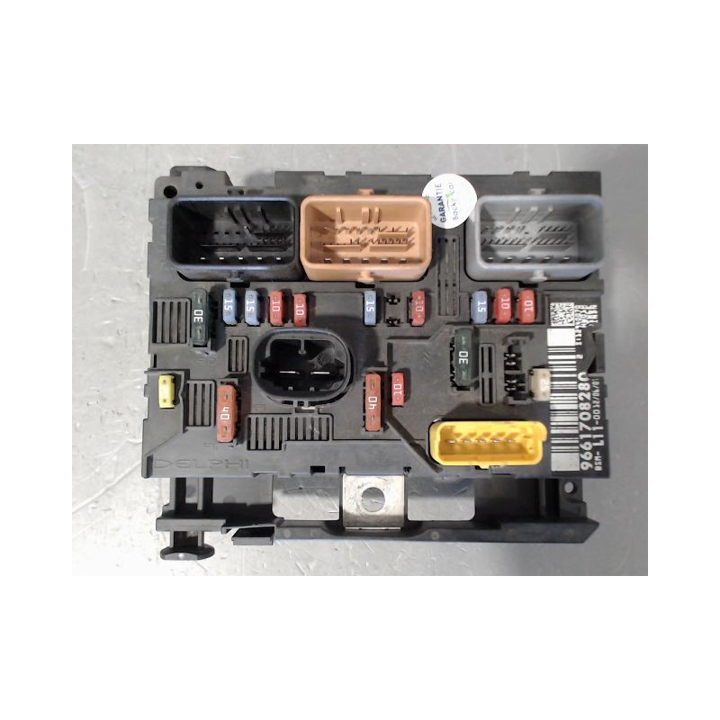 BOITE A FUSIBLES PEUGEOT 307