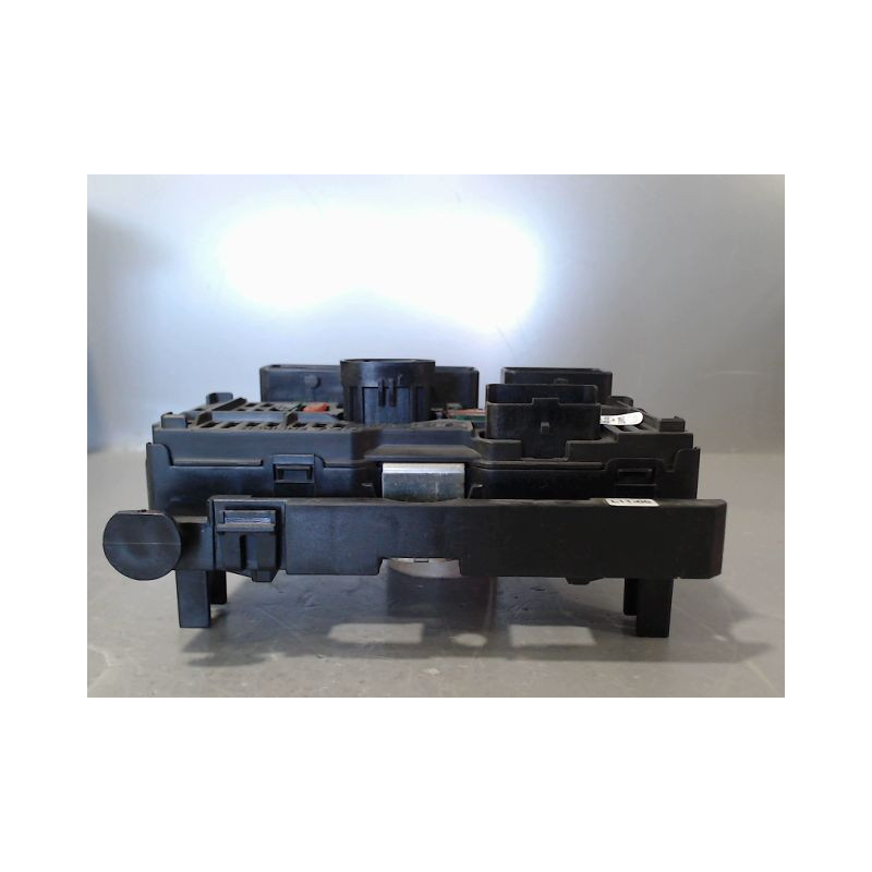 BOITE A FUSIBLES CITROEN C4