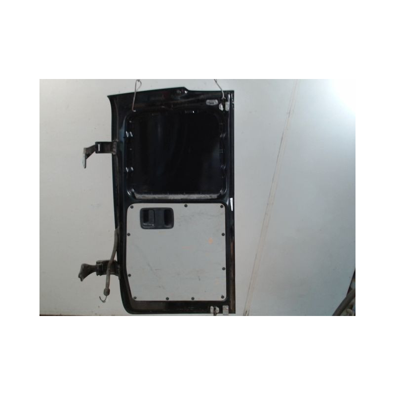 PORTE BATTANTE ARRIERE DROIT MERCEDES VITO