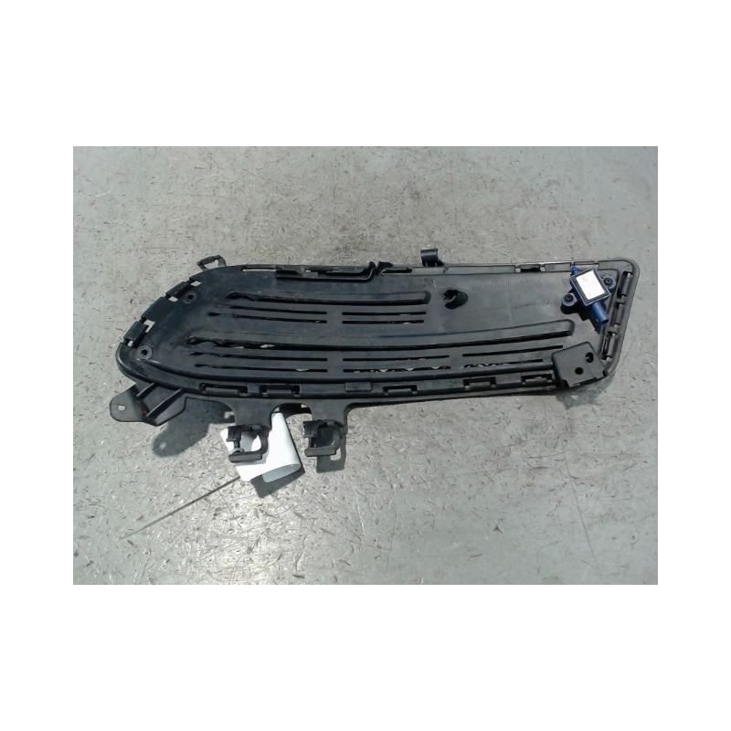 GRILLE VENTILATION PARE-CHOC AVG MERCEDES CLASSE A 2004-