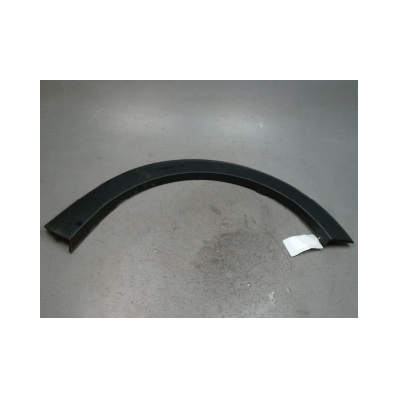 ELARGISSEUR AILE AVANT DROIT DACIA SANDERO