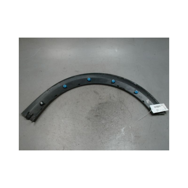 ELARGISSEUR AILE AVANT GAUCHE DACIA SANDERO