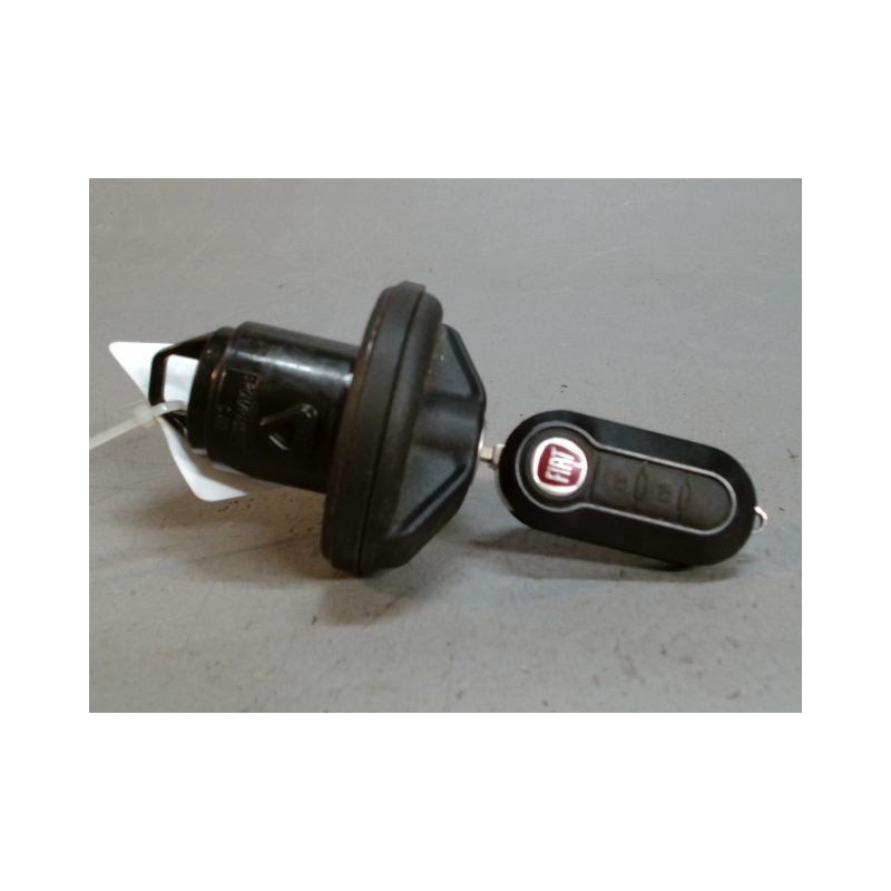 BOUCHON RESERVOIR A CARBURANT FIAT 500 2007-