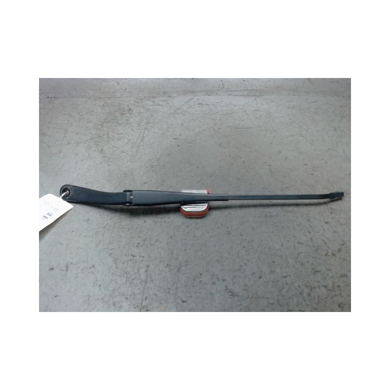 BRAS ESSUIE-GLACE AVANT GAUCHE DACIA SANDERO 2008-