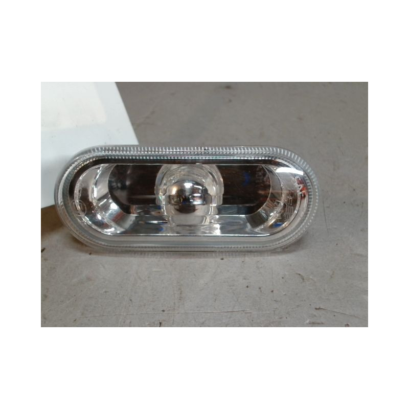 REPETITEUR AILE DROIT VOLKSWAGEN POLO 99-2001