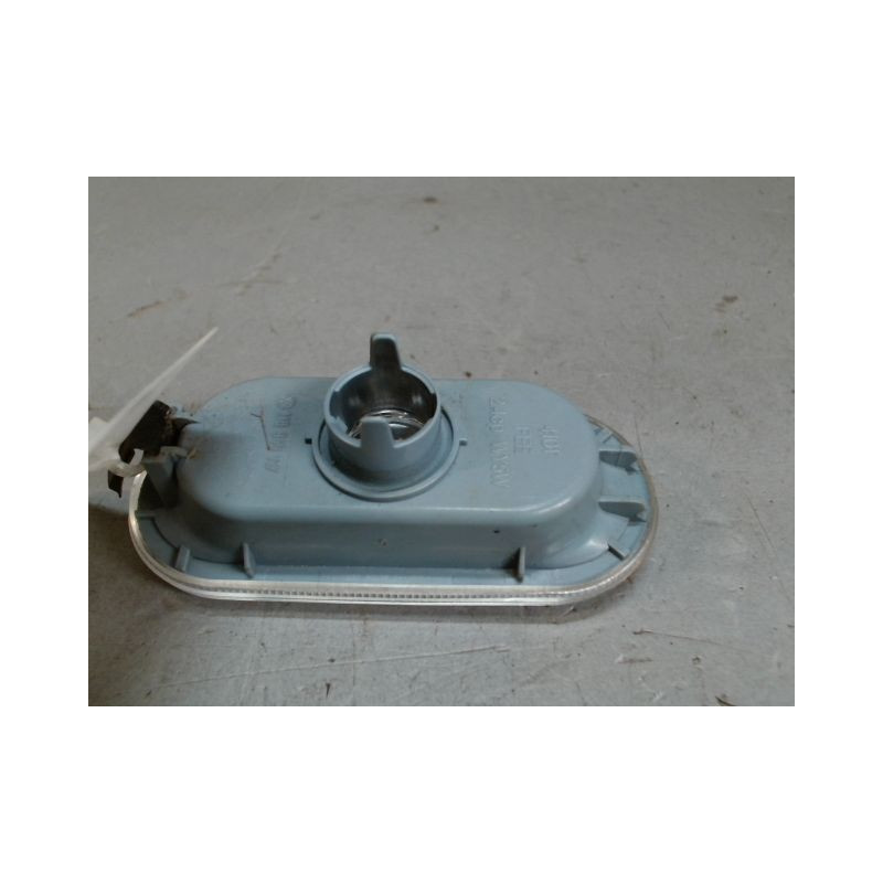 REPETITEUR AILE DROIT VOLKSWAGEN POLO 99-2001