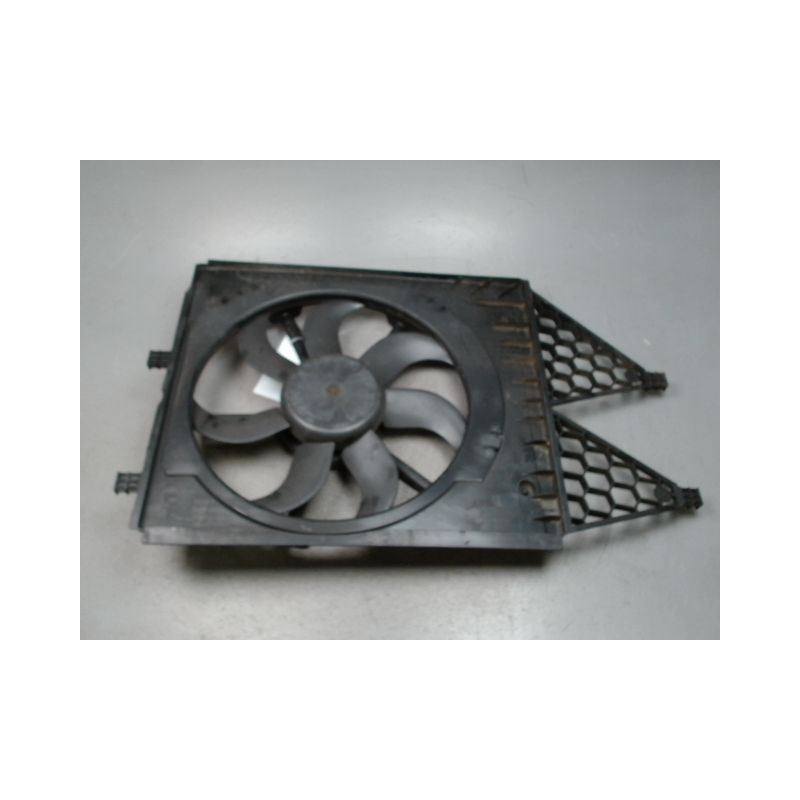 SUPPORT DE VENTILATEUR VOLKSWAGEN POLO