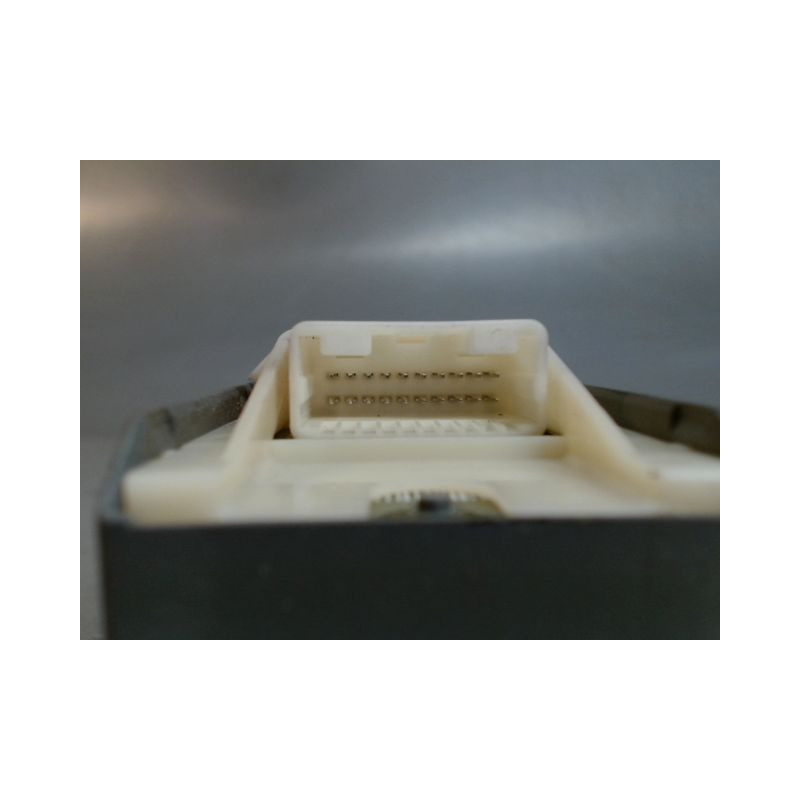 COMMANDE LEVE-GLACE PORTE AVG TOYOTA AURIS