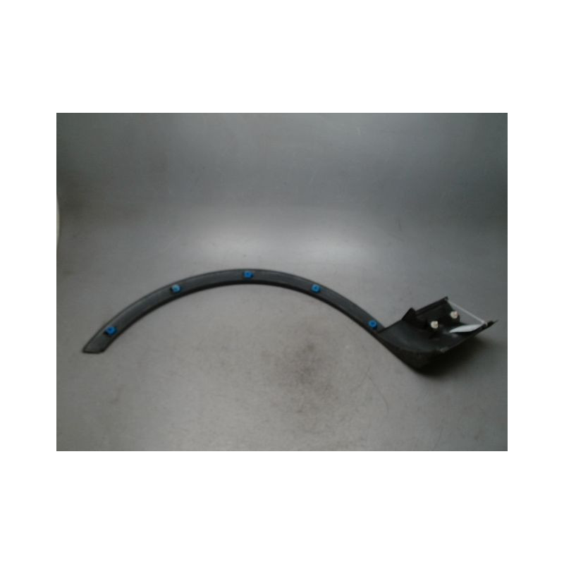 ELARGISSEUR AILE AVANT DROIT FORD KUGA -2008