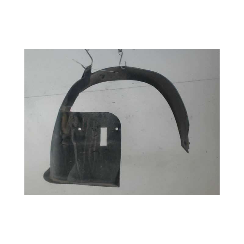 PARE-BOUE AVANT DROIT CITROEN SAXO 99-