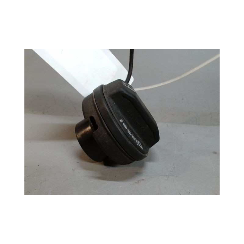 BOUCHON RESERVOIR A CARBURANT AUDI A4 AVANT 04-08