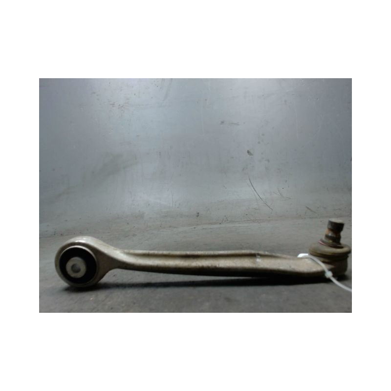 TRIANGLE SUPERIEUR AVANT DROIT AUDI A4 AVANT 04-08