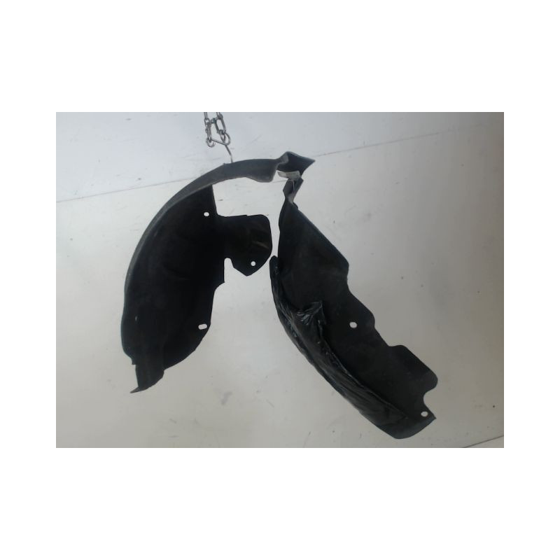 PARE-BOUE AVANT DROIT RENAULT MEGANE