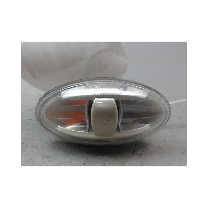 REPETITEUR AILE DROIT CITROEN C3 PICASSO MONOSP. Phase 2 2012-...