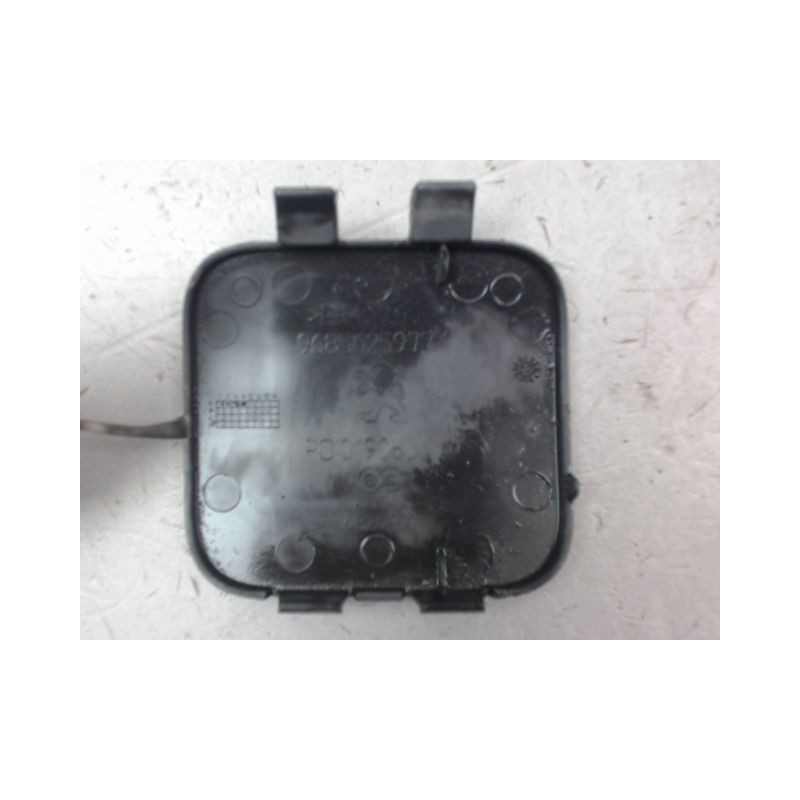 OBTURATEUR COUVRE CROCHET DE BOUCLIER AV PEUGEOT 3008 BREAK I Phase 1 2009-2013