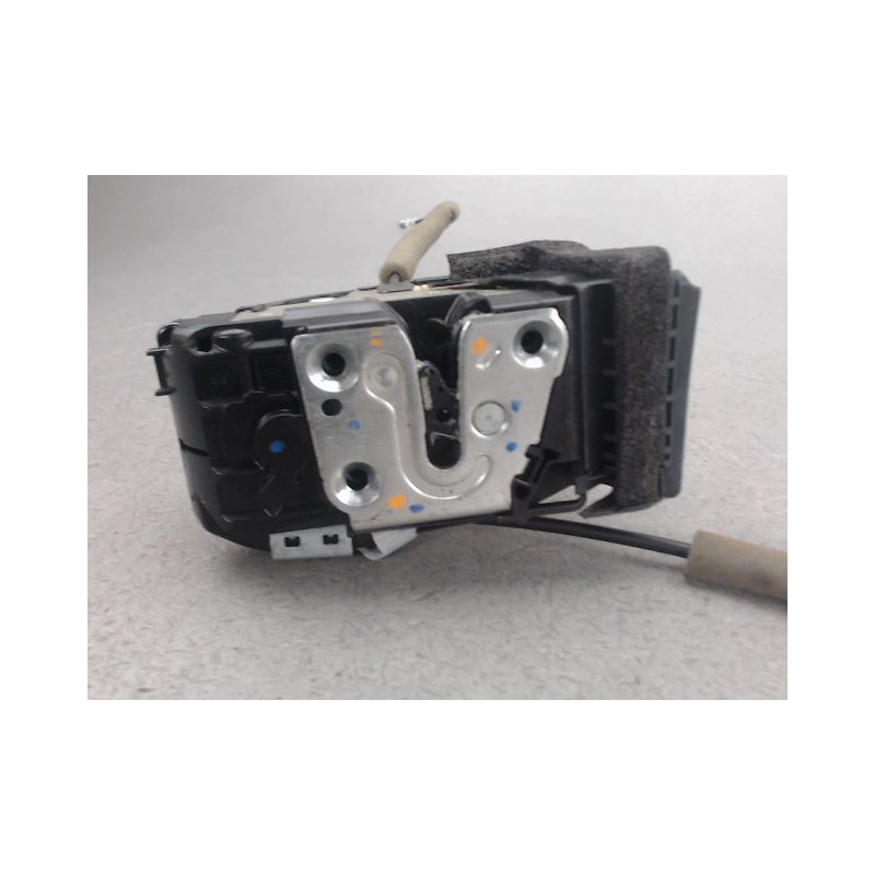 SYSTEME CONDAMNATION AVANT DROIT NISSAN QASHQAI