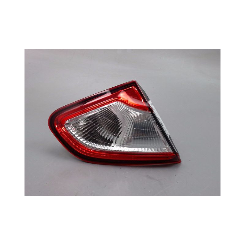 FEU ARRIERE INTERIEUR GAUCHE NISSAN QASHQAI BREAK I Phase 1 2007-2010