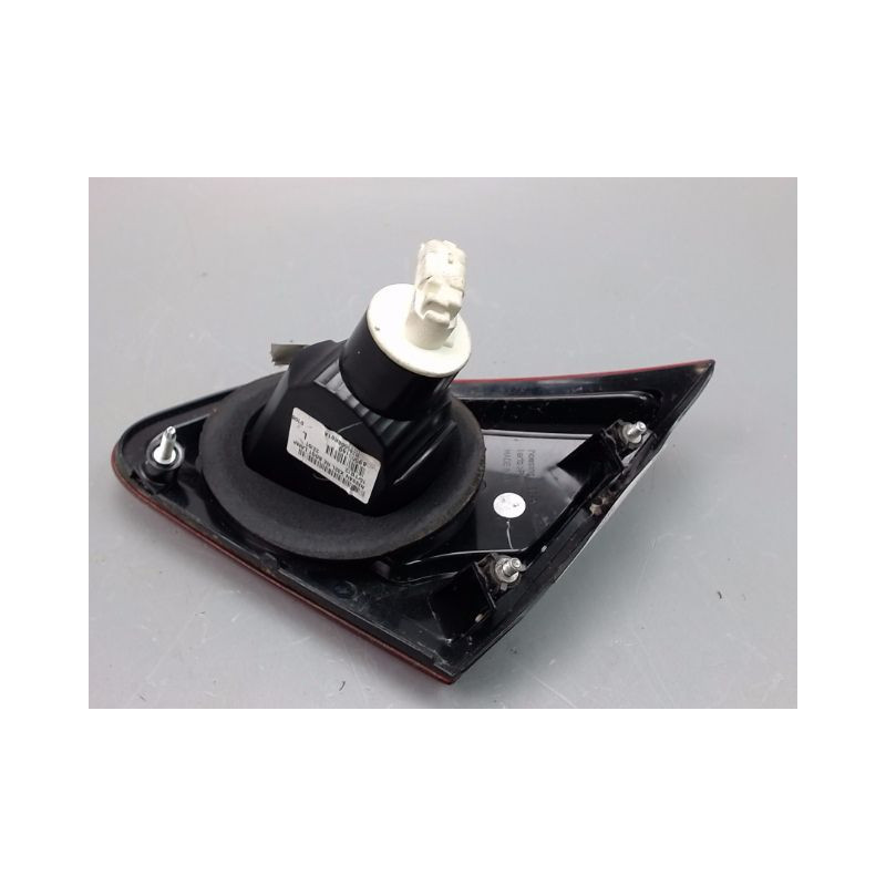 FEU ARRIERE INTERIEUR GAUCHE NISSAN QASHQAI BREAK I Phase 1 2007-2010