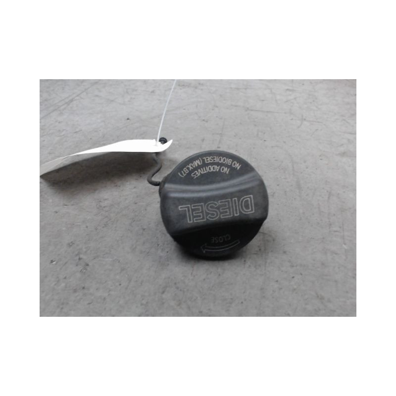 BOUCHON RESERVOIR A CARBURANT B.M.W. SERIE 1