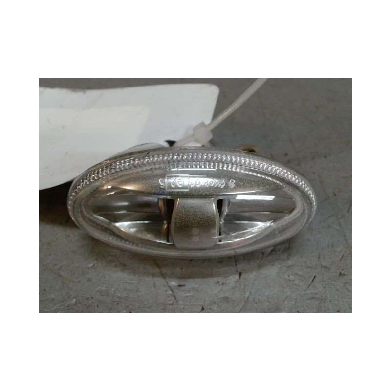 REPETITEUR AILE DROIT TOYOTA AYGO