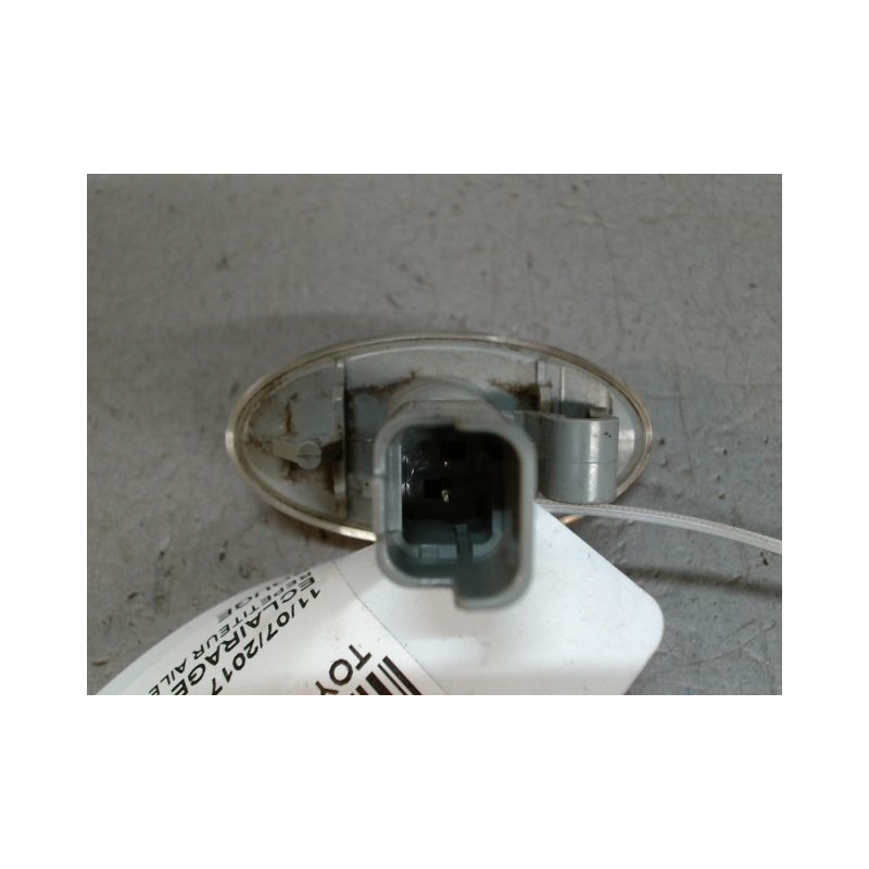 REPETITEUR AILE DROIT TOYOTA AYGO