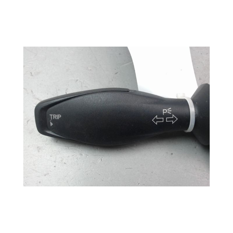 COMMANDE CLIGNOTANT FORD KA+