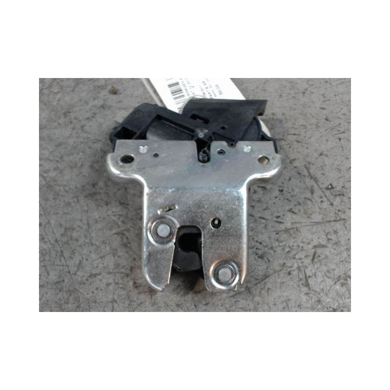 SERRURE COFFRE ARRIERE VOLKSWAGEN PASSAT 2010-