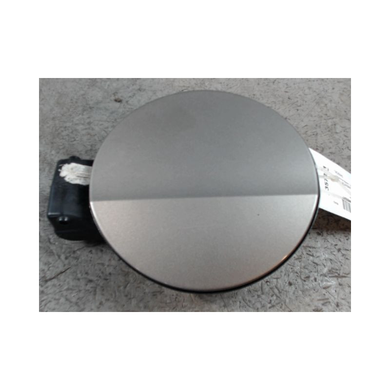 VOLET DE TRAPPE CARBURANT VOLKSWAGEN PASSAT 2010-