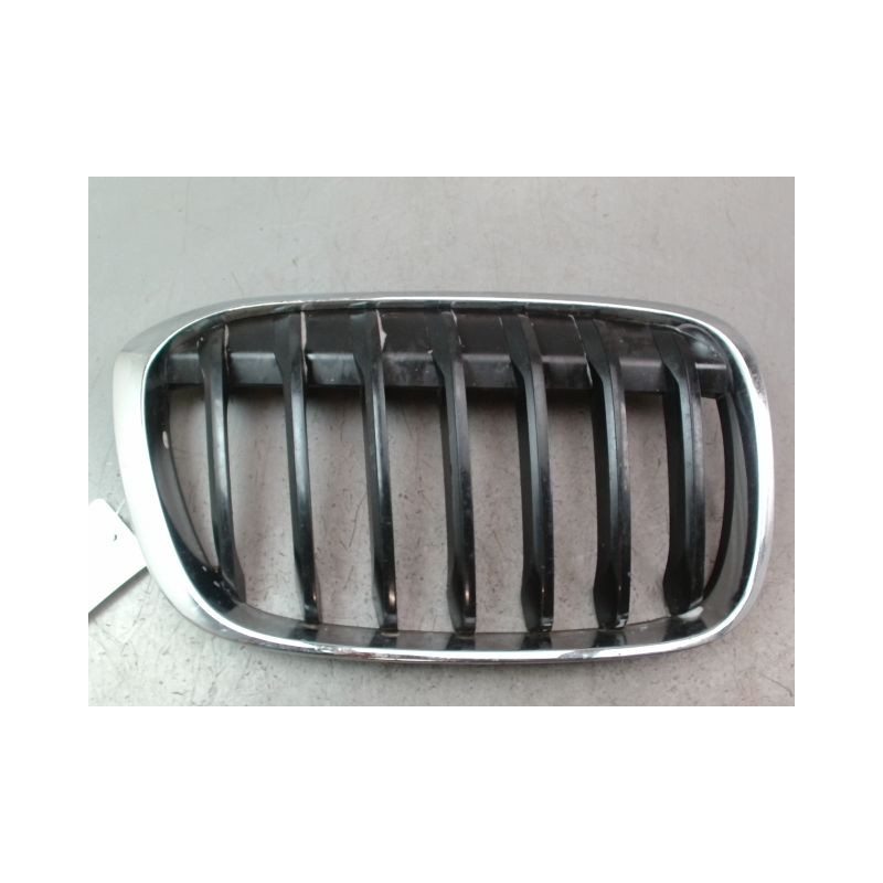 GRILLE CALANDRE GAUCHE BMW X1