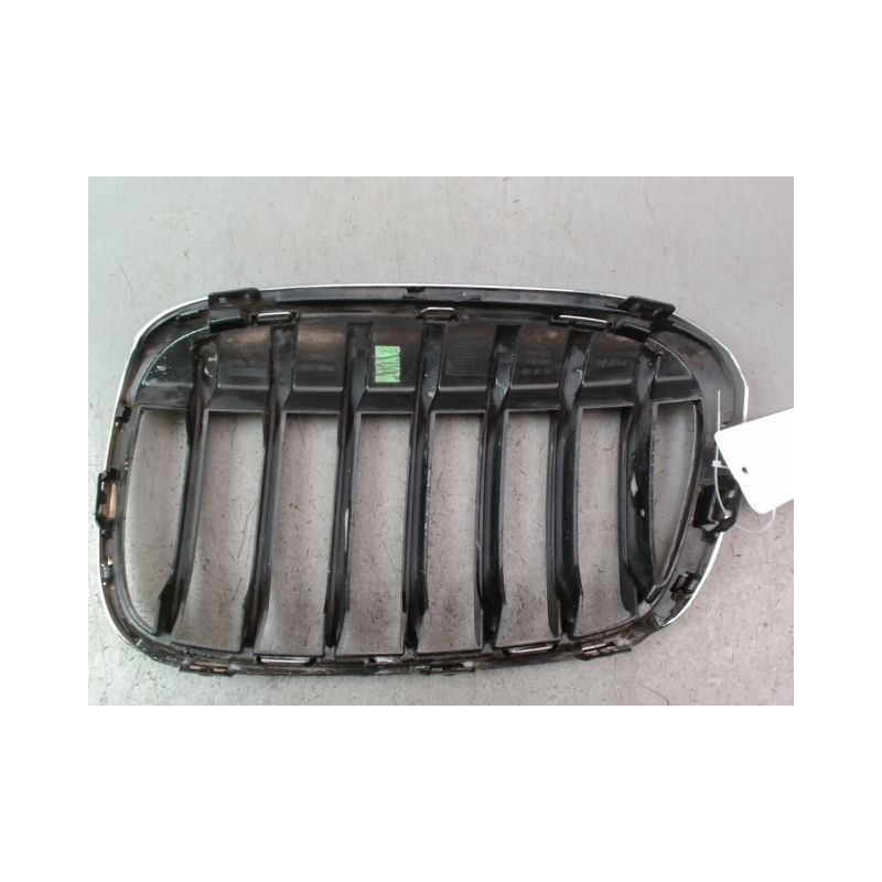 GRILLE CALANDRE GAUCHE BMW X1