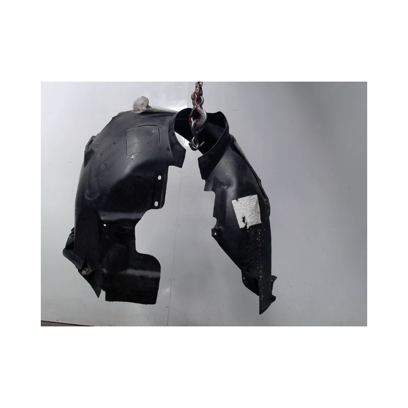 PARE-BOUE AVANT DROIT FORD C-MAX