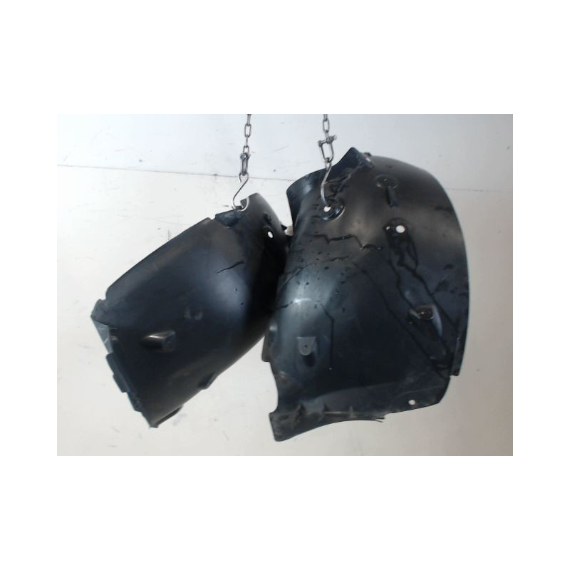 PARE-BOUE AVANT DROIT RENAULT MODUS LONGUE 2008-