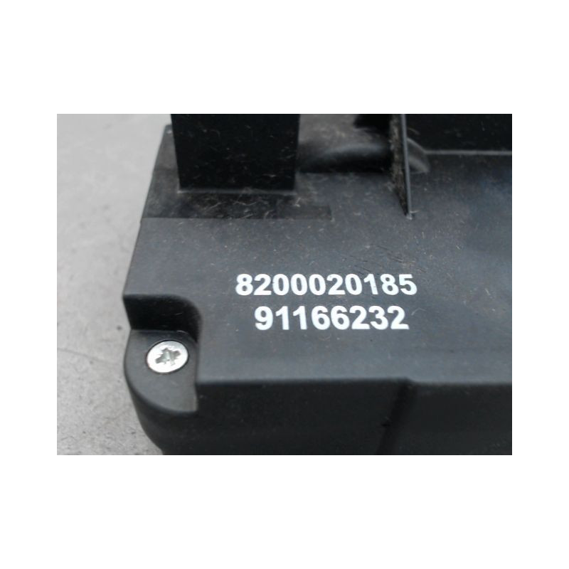 SERRURE PORTE COULISSANTE DROIT RENAULT TRAFIC