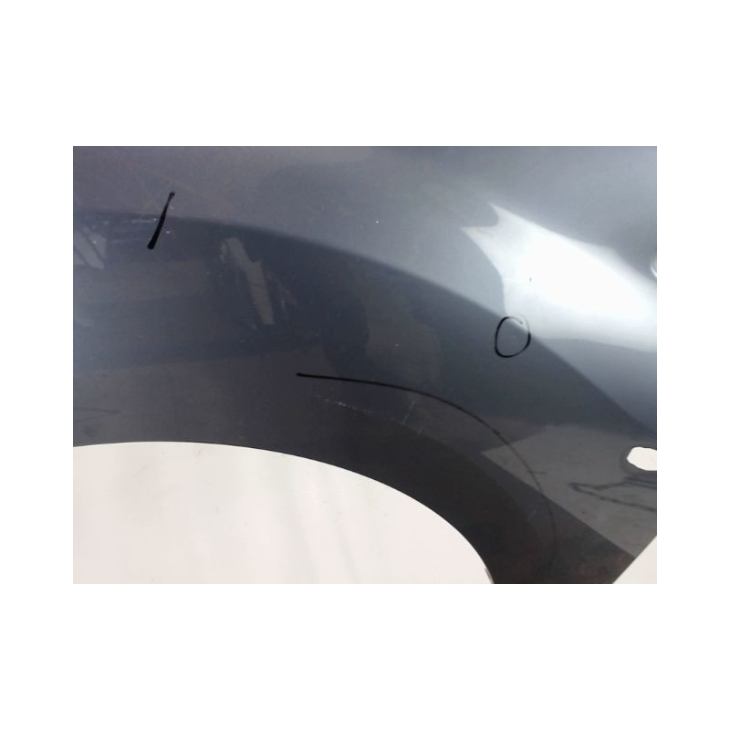 AILE AVANT GAUCHE TOYOTA VERSO