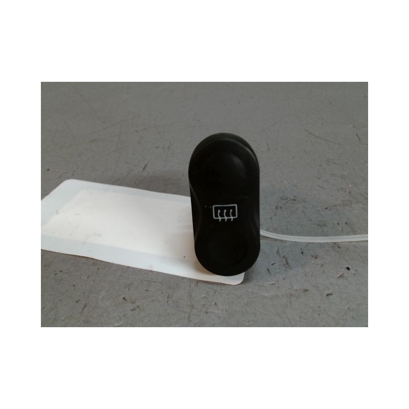 COMMANDE DEGIVRAGE LUNETTE ARRIERE DACIA SANDERO 2008-