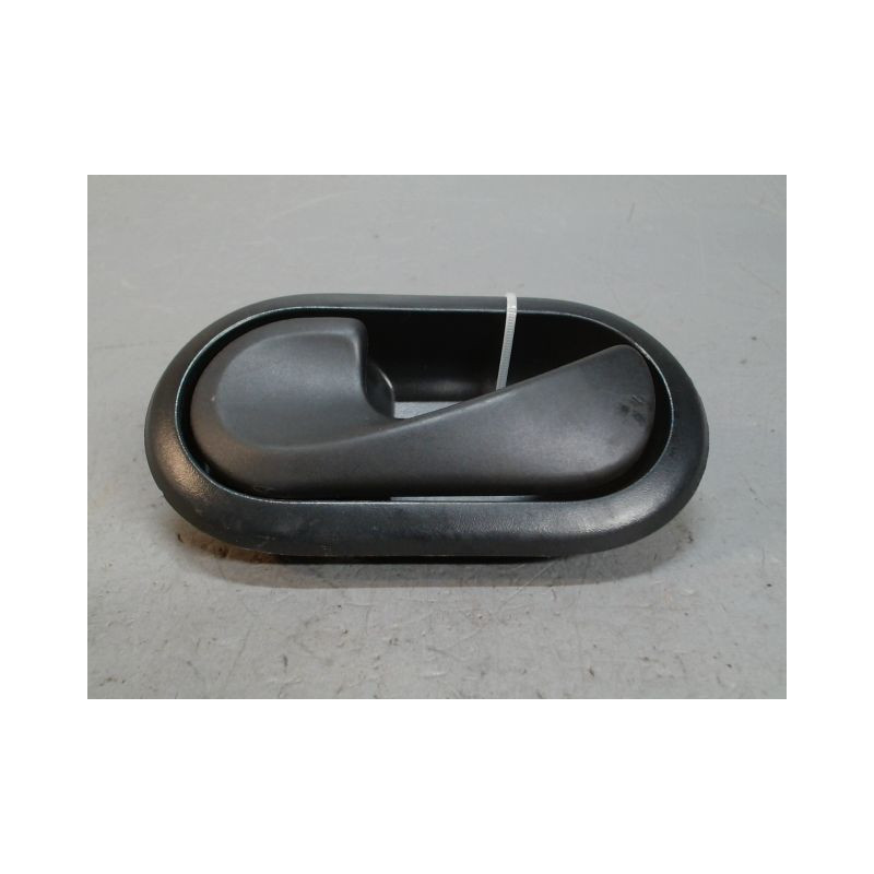POIGNEE INTERIEURE PORTE AVANT GAUCHE DACIA LOGAN 08-