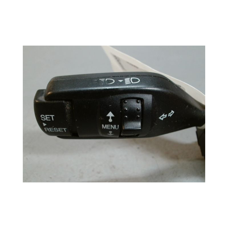 COMMANDE CLIGNOTANT FORD KUGA -2008