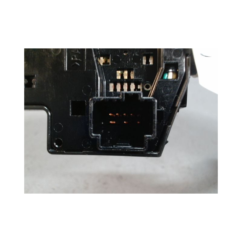 COMMANDE CLIGNOTANT FORD KUGA -2008