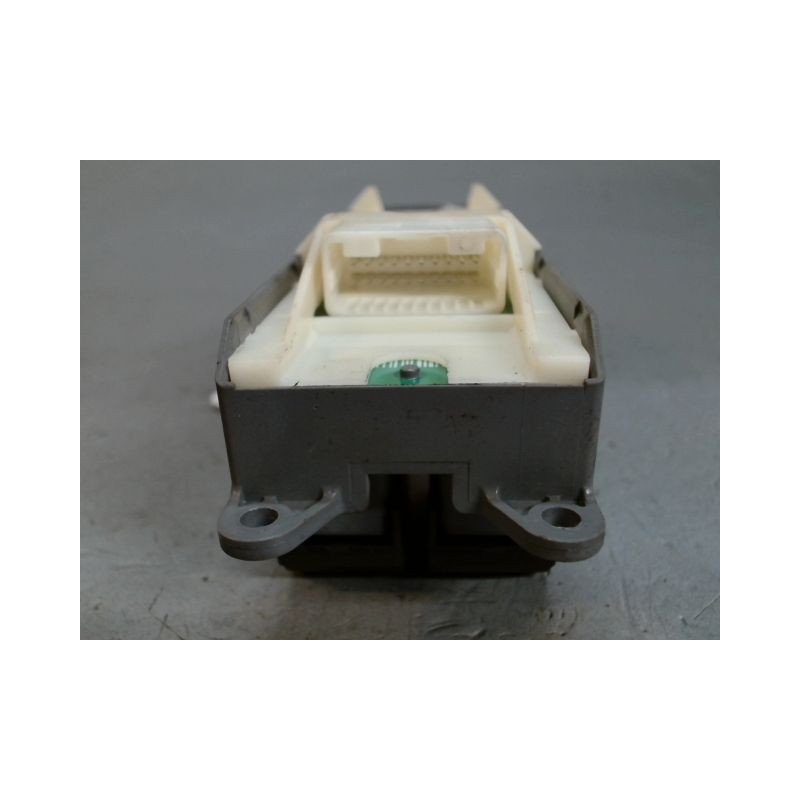 COMMANDE LEVE-GLACE PORTE AVG TOYOTA AURIS